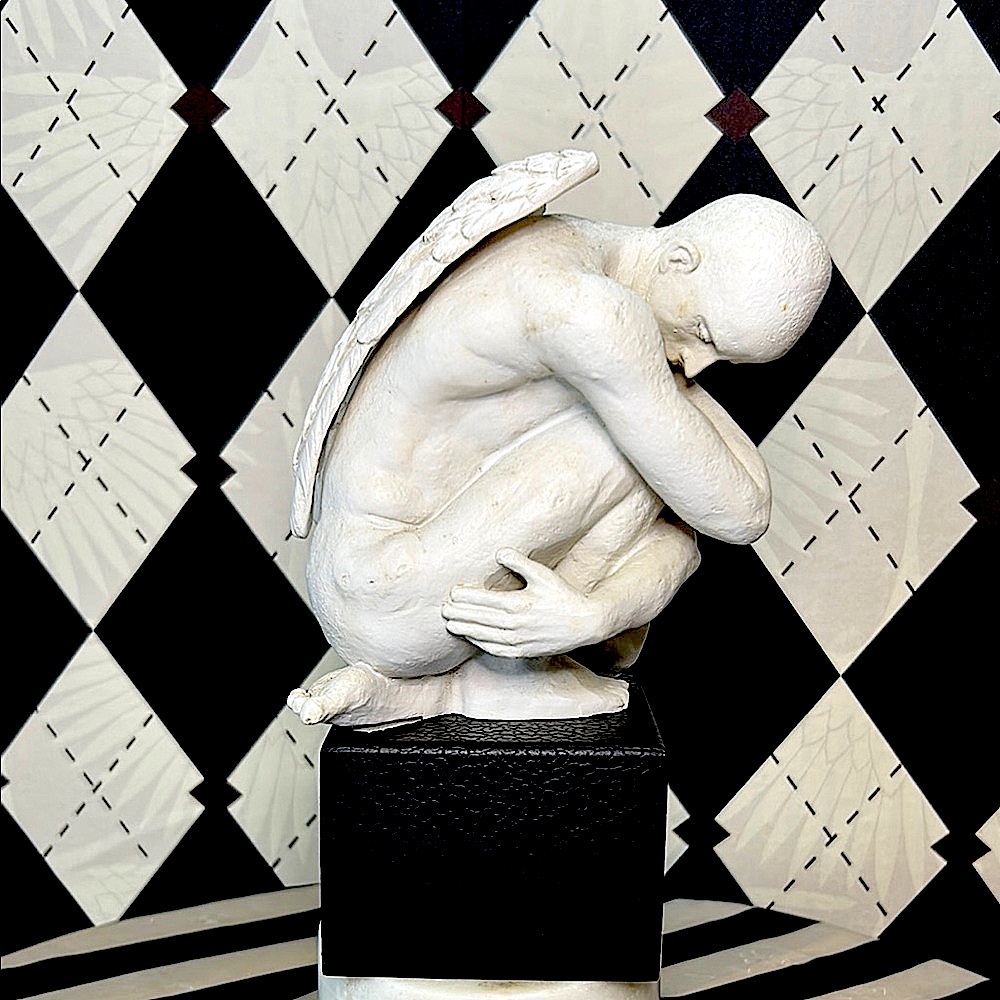 Vitruvian Weeping Angel Sculpture – Pensive Angel Inspired by da Vinci | TMS - Picture 4 of 17
